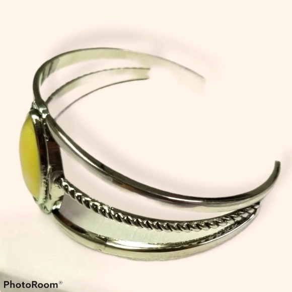 Stone Sahara Yellow Cuff Bracelet - Picture 4 of 5